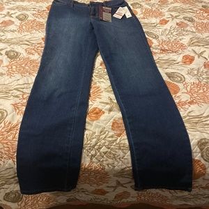 GLORIA VANDERBILT  AMANDA SLIM FLEX STRETCH JEANS